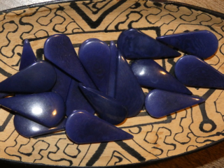Tagua slzička (skrz, modrá)