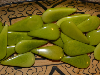 Tagua slzička (skrz, světle zelená)