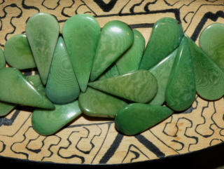 Tagua slzička (skrz, zelená)