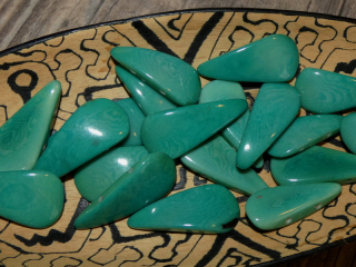 Tagua slza (dvě dírky, aqua)