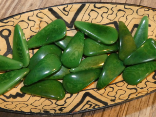 Tagua slza (dvě dírky, zelená)