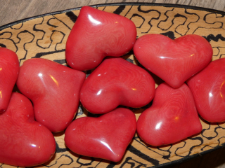 Tagua srdíčko (buclaté, lososové, skrz)