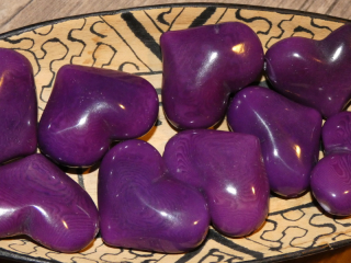 Tagua srdíčko (buclaté, fialové, skrz)