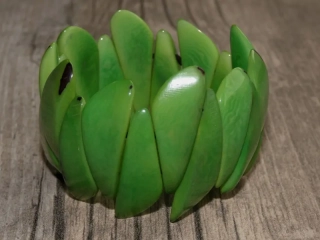 Náramek tagua (úlomky, světle zelený I)