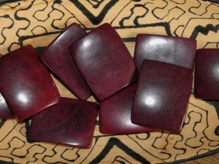 Tagua obdélník (vínový, 2 dírky, bez kresby)