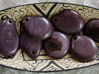 Tagua - placka (světle fialová)