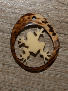 Přívěsek žába (tagua)