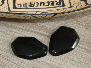Tagua - nepravidelný (černý)
