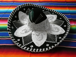 Sombrero (extra tmavě zelenostříbrné)