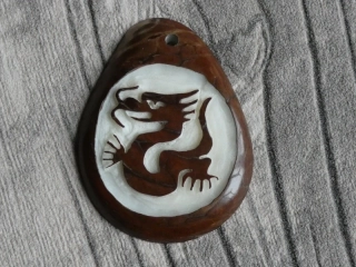 Přívěsek drak (tagua)