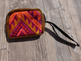 Peněženka (vyšívaná I)