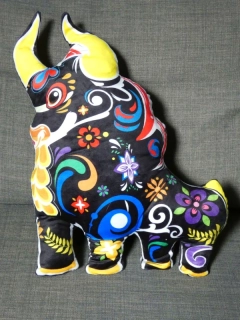 Polštář býk Pucará (černý, 35x45 cm)