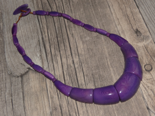 Náhrdelník (tagua, fialový)