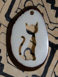 Přívěsek kočička (tagua)