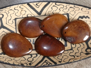 Tagua - placka (bez kresby, hnědá)