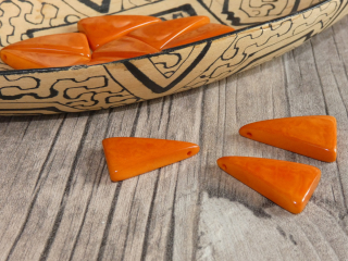 Tagua trojúhelník (skrz, oranžový)