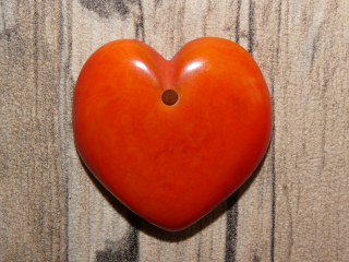 Tagua - srdíčko (střední, oranžové)