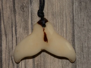 Přívěsek velrybí ocas (tagua)