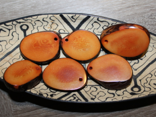 Tagua - plátek supersilný (oranžový)