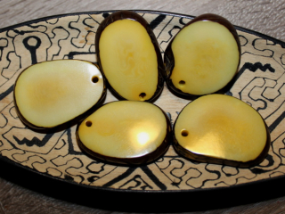 Tagua - plátek supersilný (žlutý)