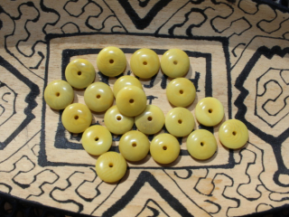 Tagua - kolečko 12 mm (střed, žlutá)