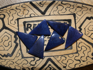 Tagua trojúhelník (skrz, modrý)