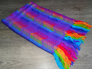 Široká šála (lamí vlna, fialová)