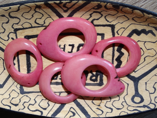 Tagua - donut (světle růžový)
