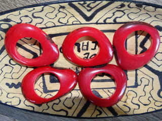 Tagua - donut (skrz, červený)