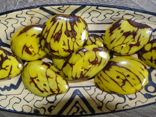 Knoflík placka (žlutý)