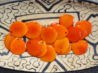 Tagua - plátek (mini, oranžový)