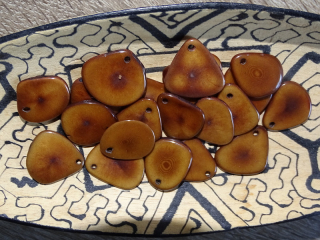 Tagua - plátek (mini, hnědý)