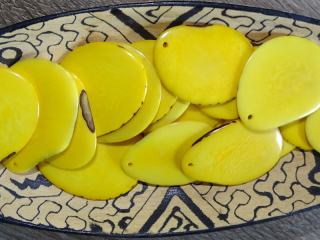 Tagua - plátek (žlutý)