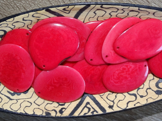 Tagua - plátek (červený)