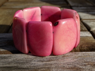 Náramek tagua (světle růžový)