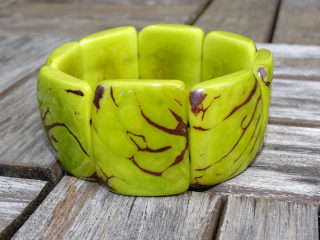 Náramek tagua (světle zelený, kresba)