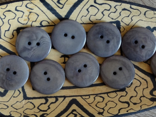 Knoflík klasik (šedý)