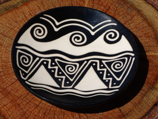 Dekorativní talíř střední (vlny, 20 cm)