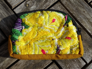 Taštička/peněženka (vyšívaná, střední)