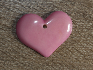 Tagua - srdíčko (placaté, světle růžové, bez kresby)