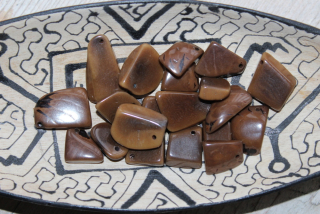 Tagua - úlomek velký (hnědý)