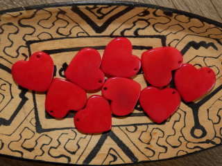 Tagua - srdíčko (malinké, červené)