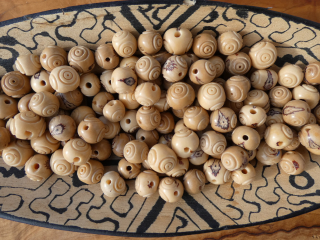 Acai (světlý, vyřezávaný)