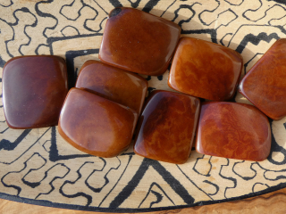 Tagua obdélník (hnědý, 2 dírky, bez kresby)