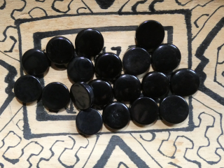 Tagua - placička 12 mm (černá)