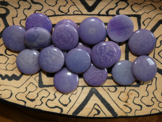 Tagua - placička 18 mm (světle fialová)