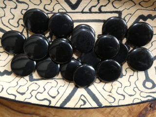 Tagua - placička 18 mm (černá)